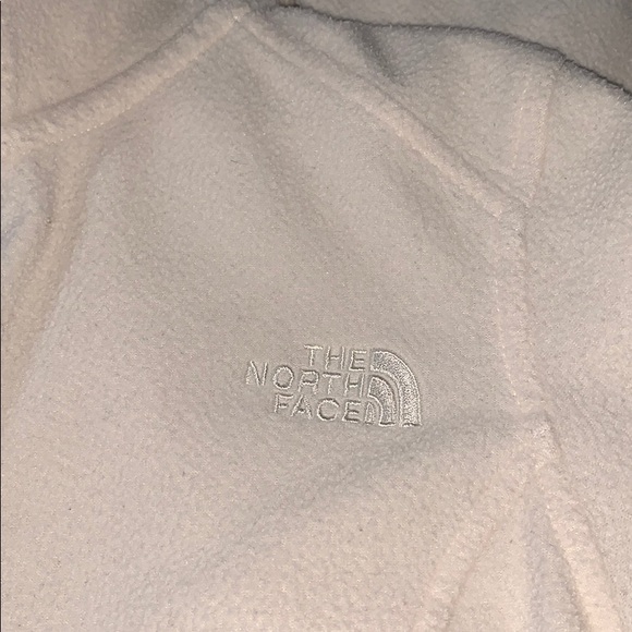 Lightly Used North Face Quarter Zip - Picture 5 of 5